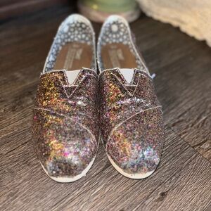 Tom’s size 9 multi party glitter excellent condition